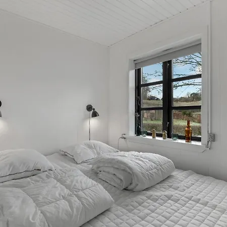 2 Bedroom Beautiful In Vakantiehuis Allinge-Sandvig