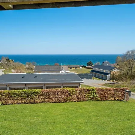 2 Bedroom Beautiful In Vakantiehuis
