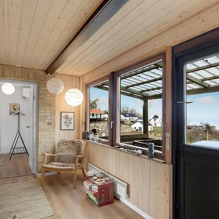 2 Bedroom Beautiful In Vakantiehuis