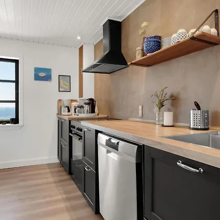 2 Bedroom Beautiful In Allinge-Sandvig